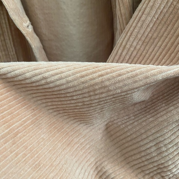 american eagle cropped pink corduroy button up shirt - Picture 4 of 5